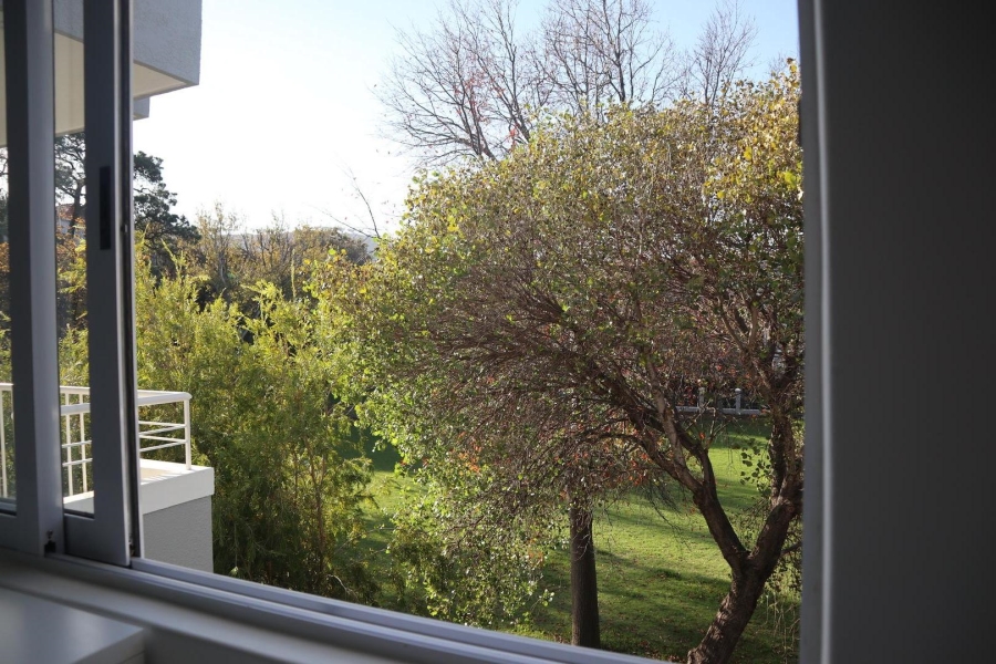 To Let 2 Bedroom Property for Rent in Gardens Western Cape